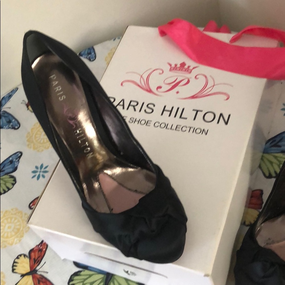 Paris Hilton pumps